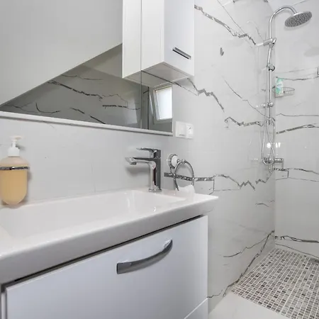 Blueview 波斯蒂勒